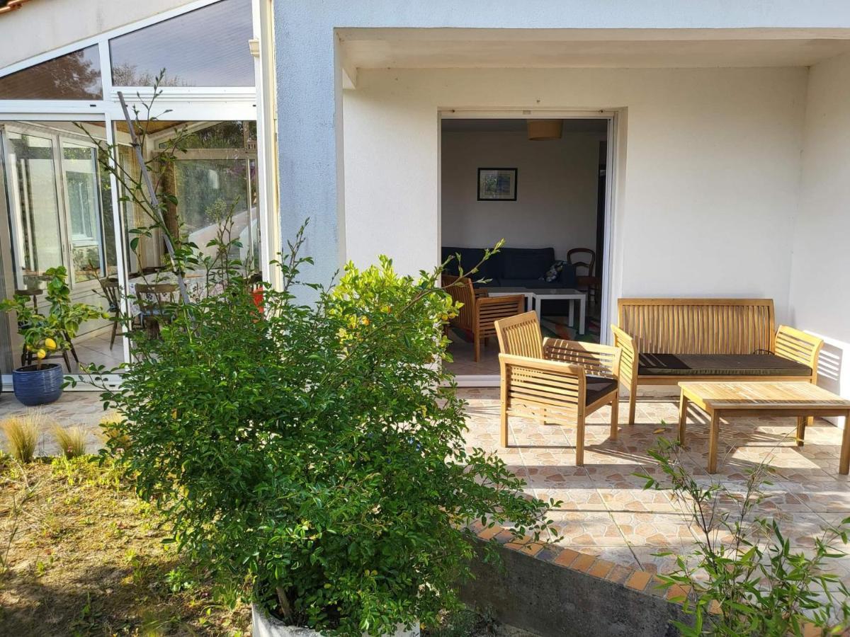 Appartement 3 Chambres 6 Pers Rez De Jardin 5Min Plage Quartier Du Phare Location Du Dimanche Au Dimanche En Juillet Et Aout La Tranche-sur-Mer Exterior photo